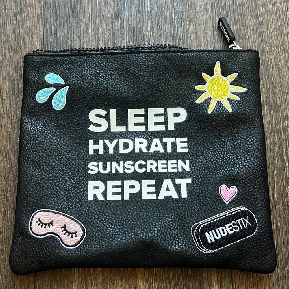 Nudestix Pouch